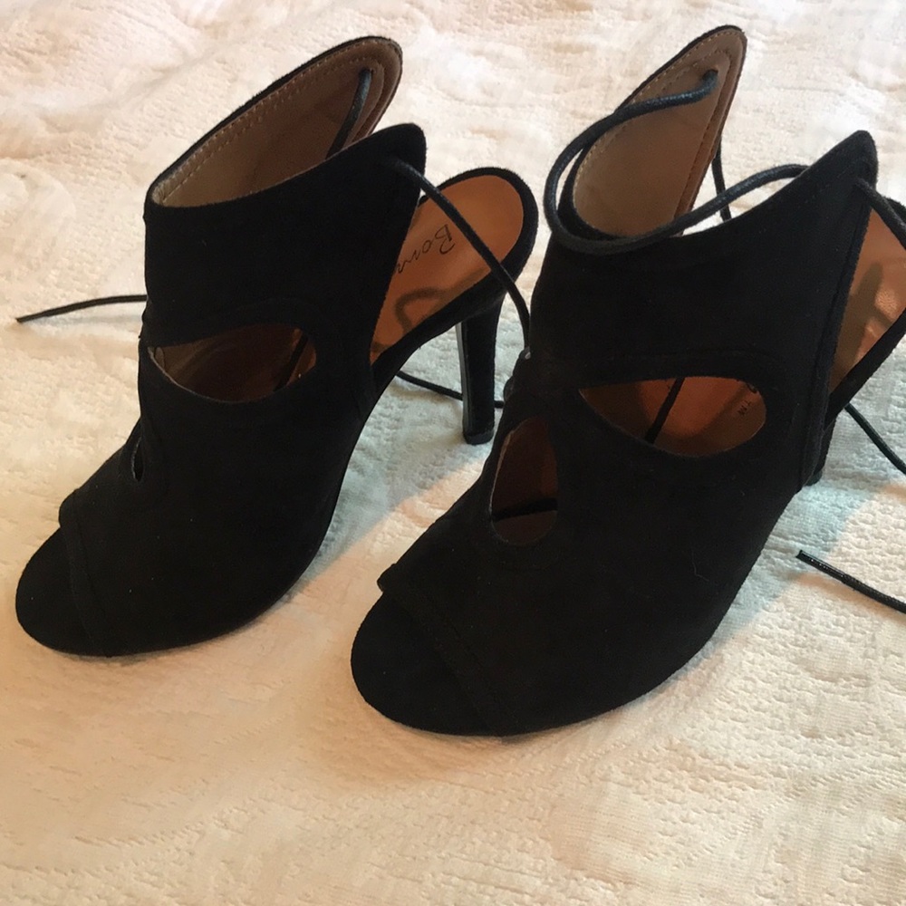 BRAND NEW!! Black suede peep toe heels